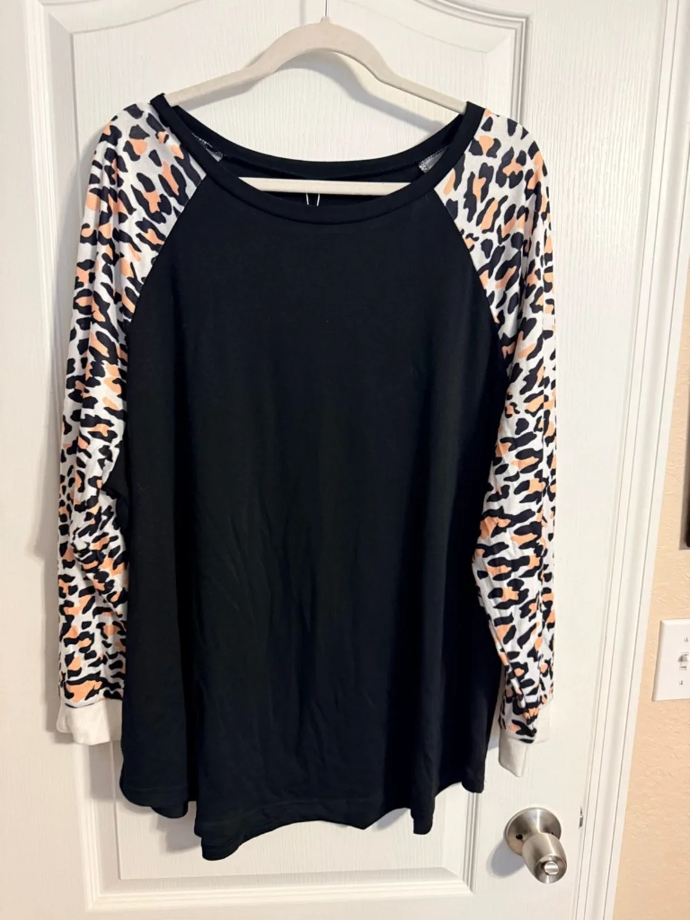 NWT Rosriss Black Leopard Print Raglan Baseball Tee - Plus Size - Picture 1 of 11